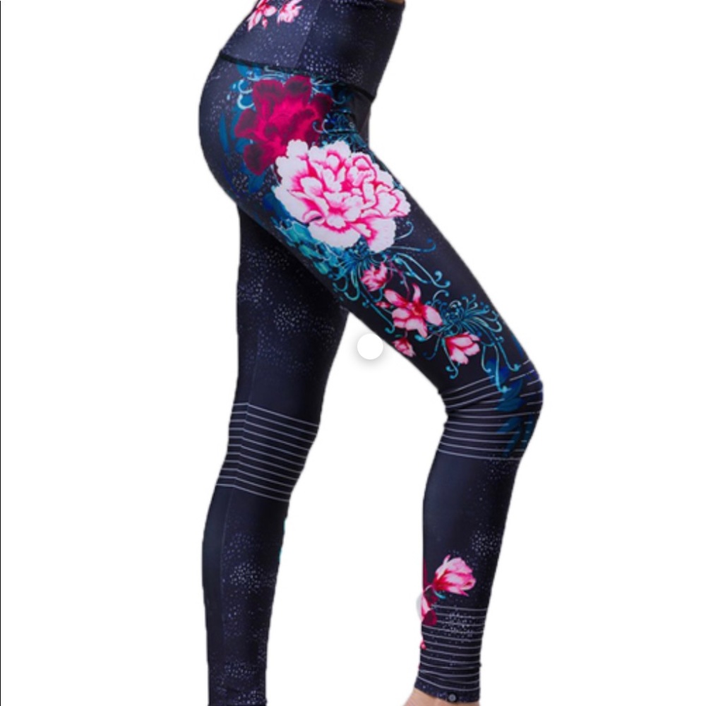 Onzie Flow Sapporo Floral Yoga Running Legging L